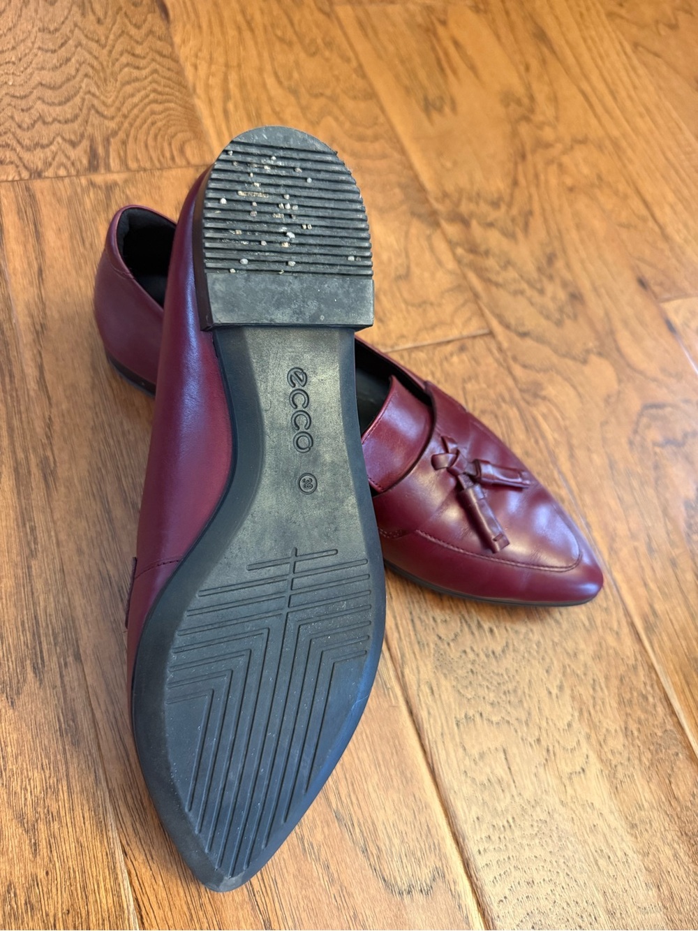 Ecco Men's Wine Leather Tassel Pointed Loafers - Picture 4 of 4